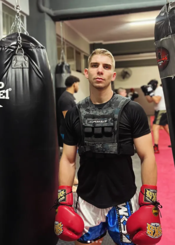 Σοκ στη Σερβία: Άγρια επίθεση στον Γιάννη Τσουκαλά μετά το νοκ-άουτ για τον παγκόσμιο τίτλο